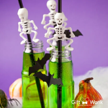 Halloween gift bag - Halloween-themed green drink