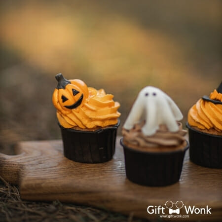 Halloween Treats - ghost and pumpkin cupcakes