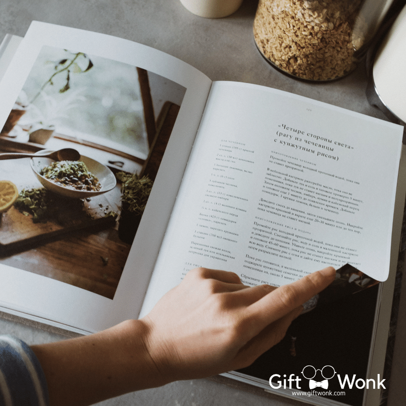 Valentine's Day Gifts For Every Type Of Person: Who Loves To Cook - Cookbook With Recipes You Can Make Together