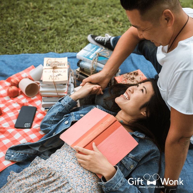 Romantic and Affordable Valentine's Day Ideas - Go on a Picnic Together