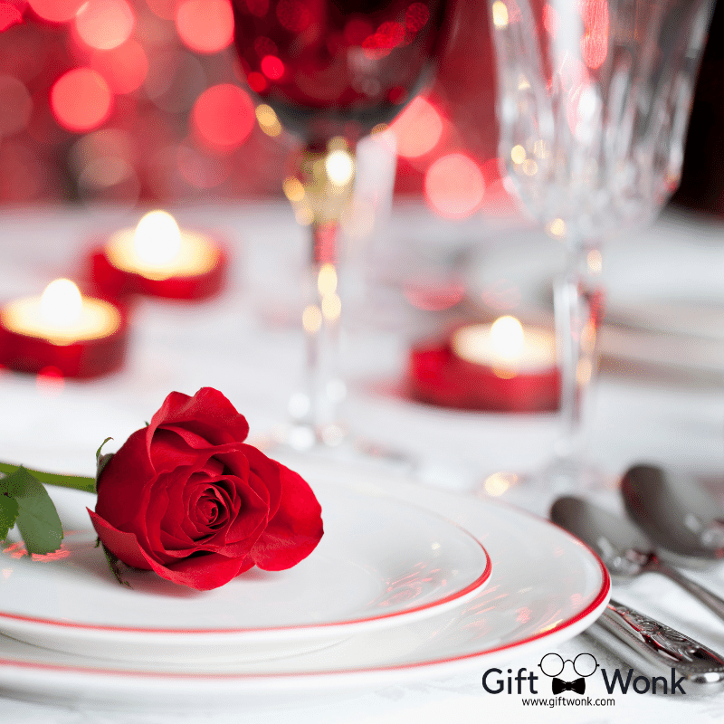 Valentine's Day Gifts To Give For The Ladies - Romantic Dinner Date Night 